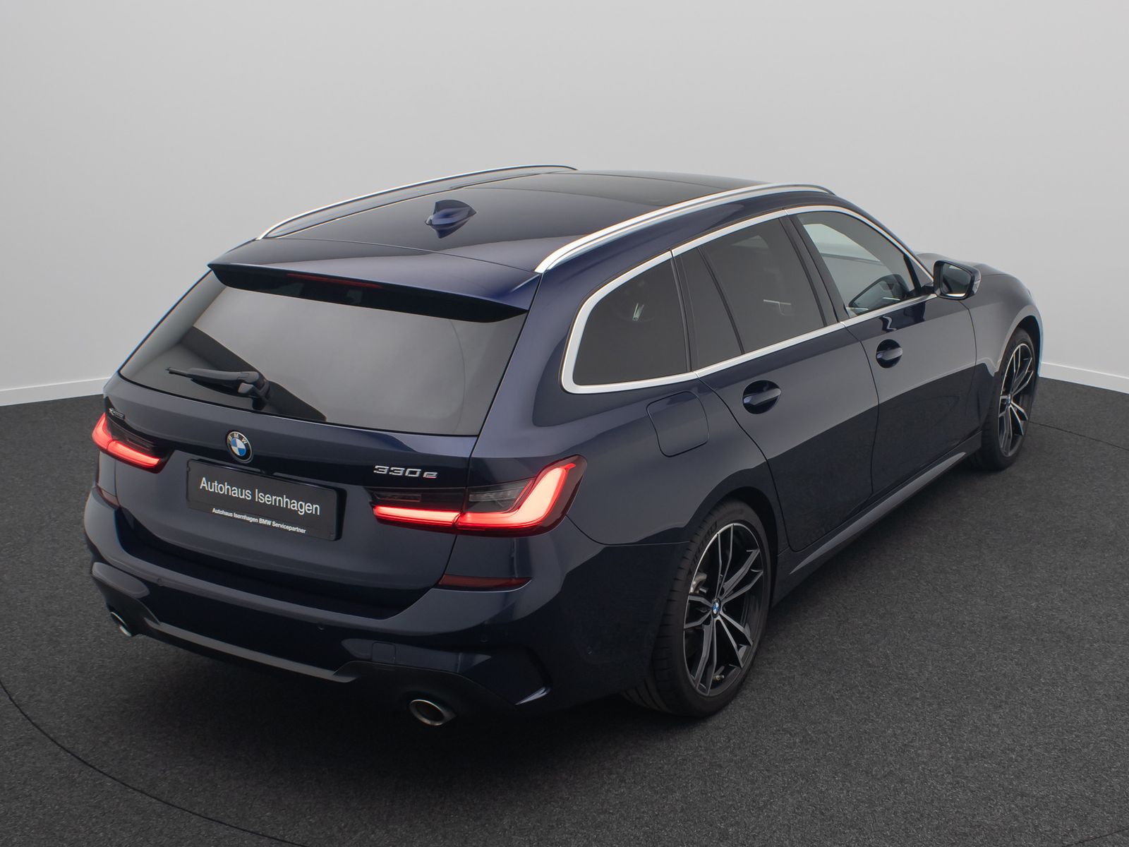 Fahrzeugabbildung BMW 330e xD M Sport 360&deg; HUD Panorama Individual 19"