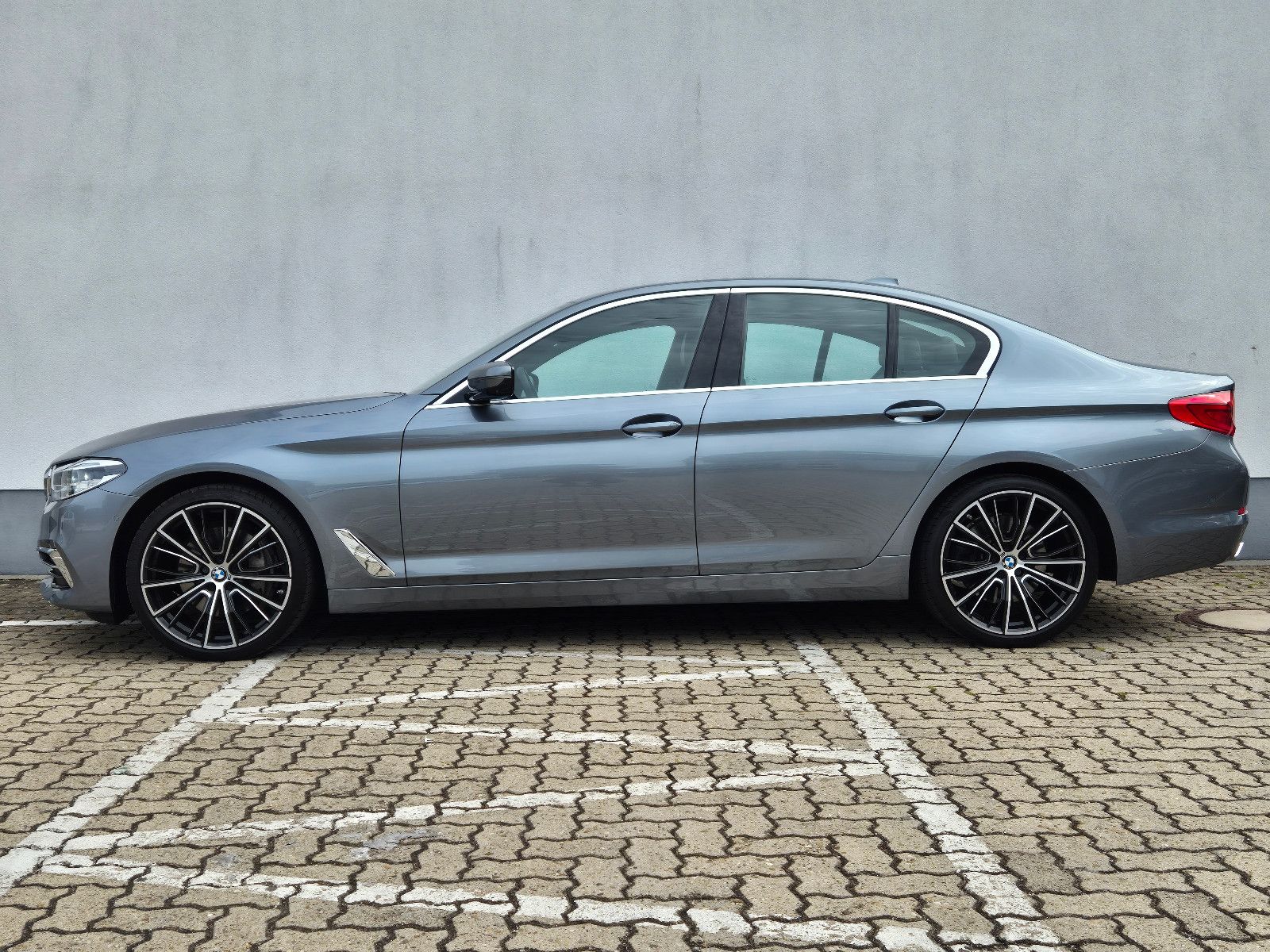 BMW 540i Luxury Line Head-Up Soft-Close Harman Kardo foto 2