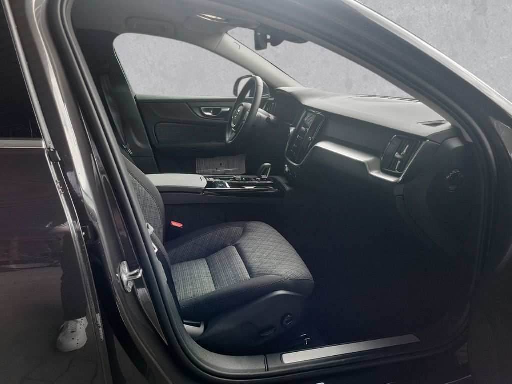 Volvo V60 Kombi Core Recharge Plug-In Hybrid AWD T6 Wi