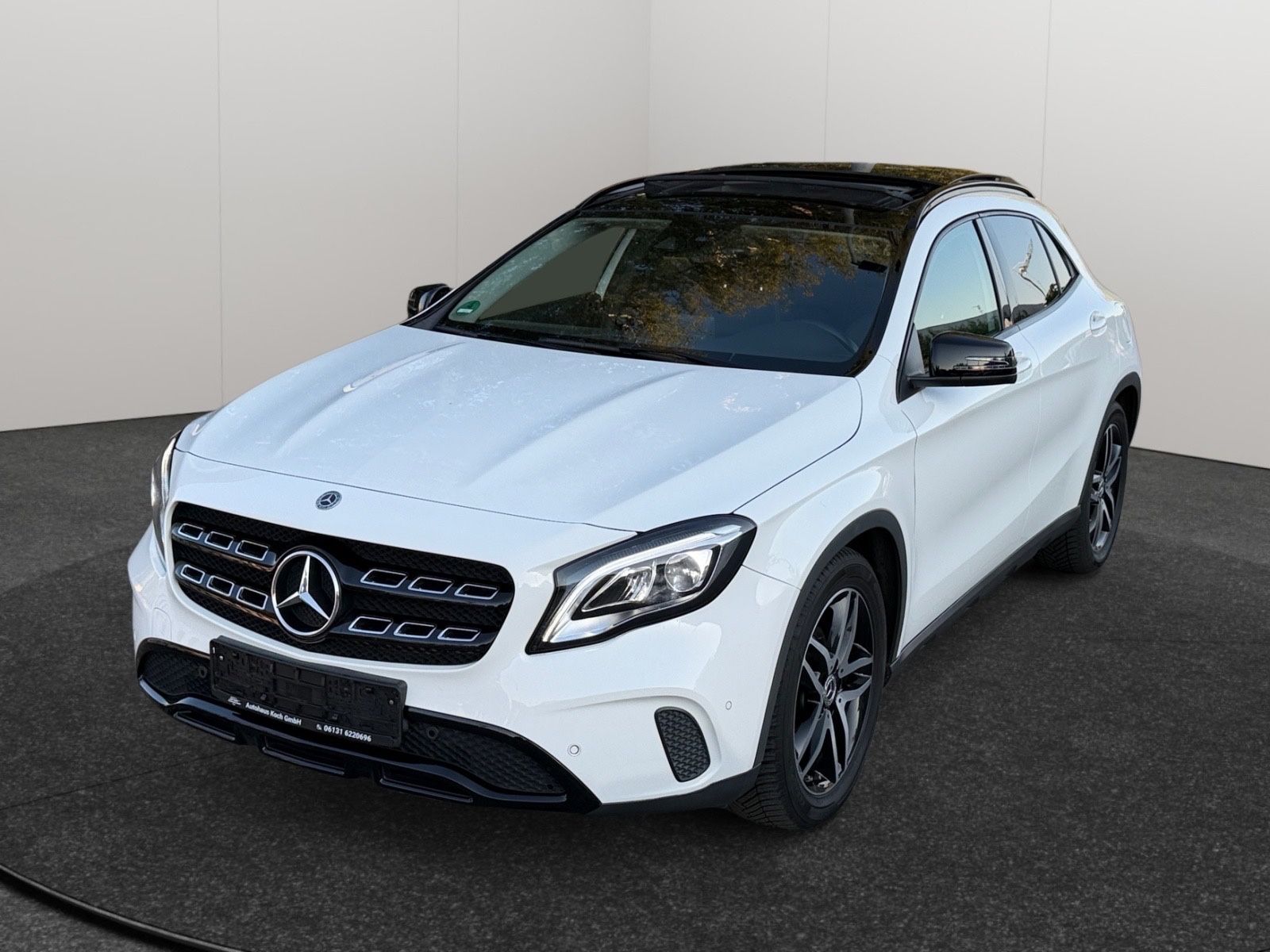 Mercedes-Benz GLA 200*Pano*Automatik*LED*Night imagem 3