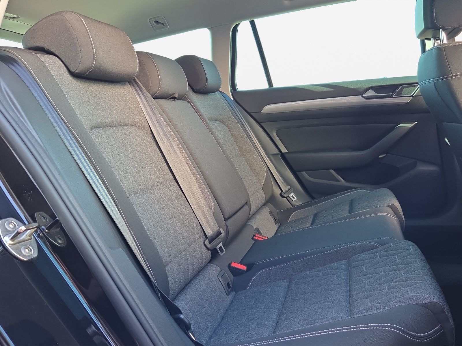 Volkswagen Passat Variant - Bild 17