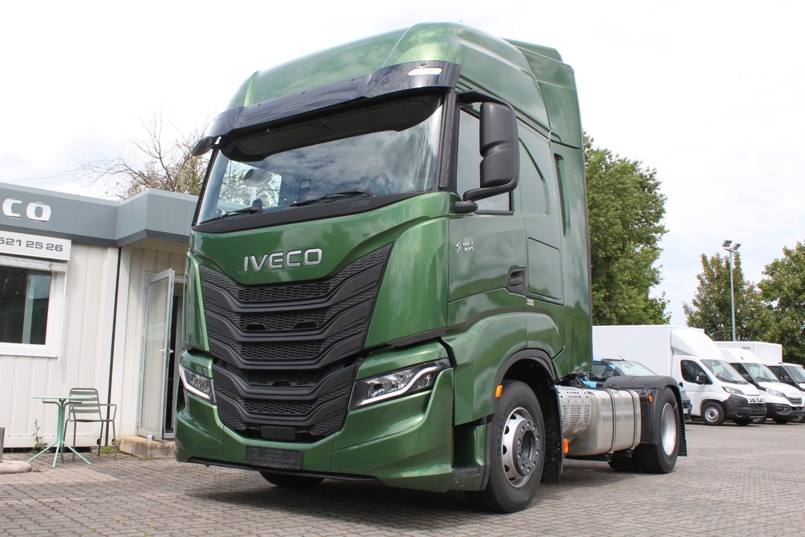 Fahrzeugabbildung Iveco S-Way AS440S50T/P mit ADR Ausstattung Klasse AT