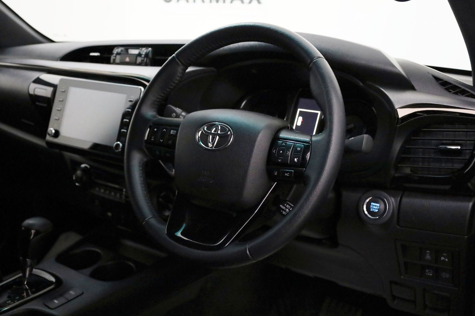 Fahrzeugabbildung Toyota Hilux 2.8 D-4D Invincible,HardTop,Rechtslenker !