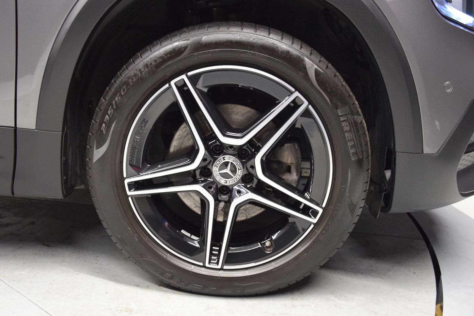 Fahrzeugabbildung Mercedes-Benz GLB 200 AMG Line 7Sitze Pano Ambi Widescreen AHK