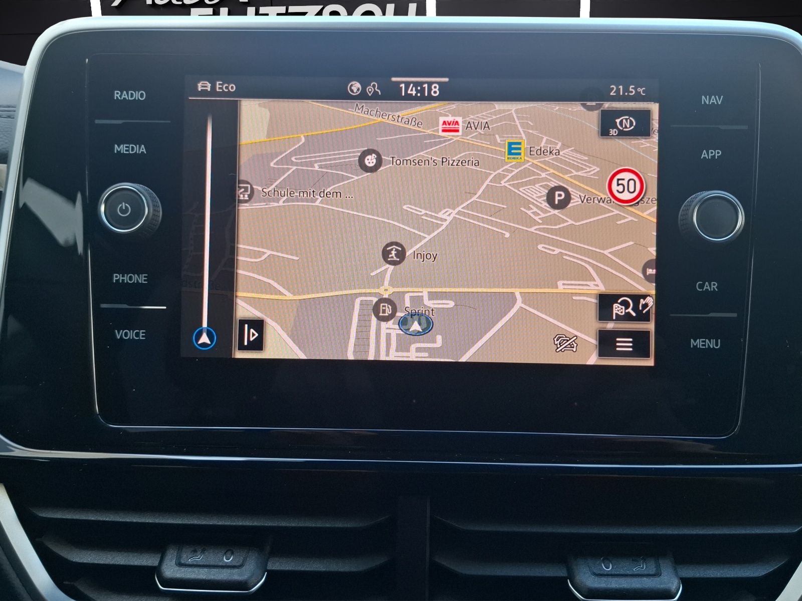 Fahrzeugabbildung Volkswagen T-Roc TSI R-Line DSG LEDplus AHK Navi AID ACC RF