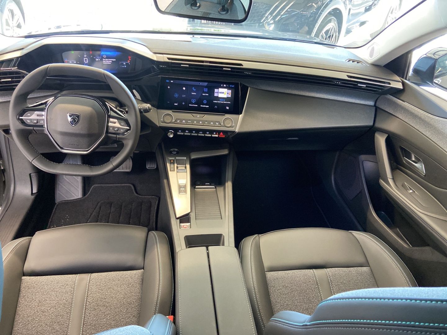 Fahrzeugabbildung Peugeot 308 SW Allure BlueHDi 130 EAT8 ACC SHZ CarPlay
