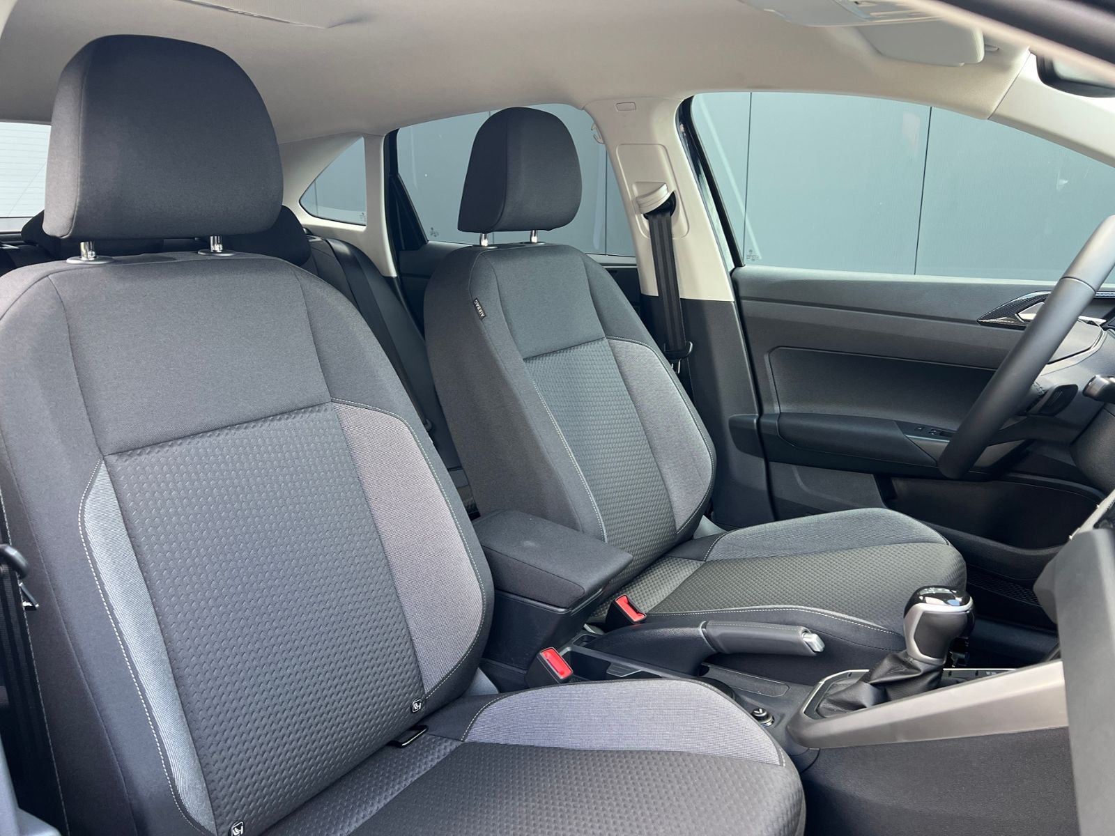 Fahrzeugabbildung Volkswagen Taigo Life 1.0 TSI DSG *IQ.Light, Ready2Discover