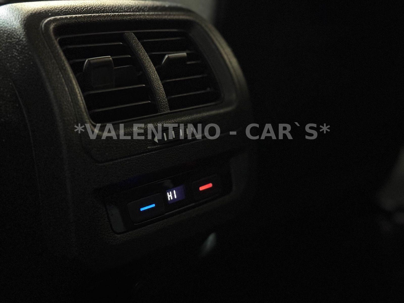 Volkswagen Touran Highline R-Line/DSG/Massage/Navi/LED/Temp