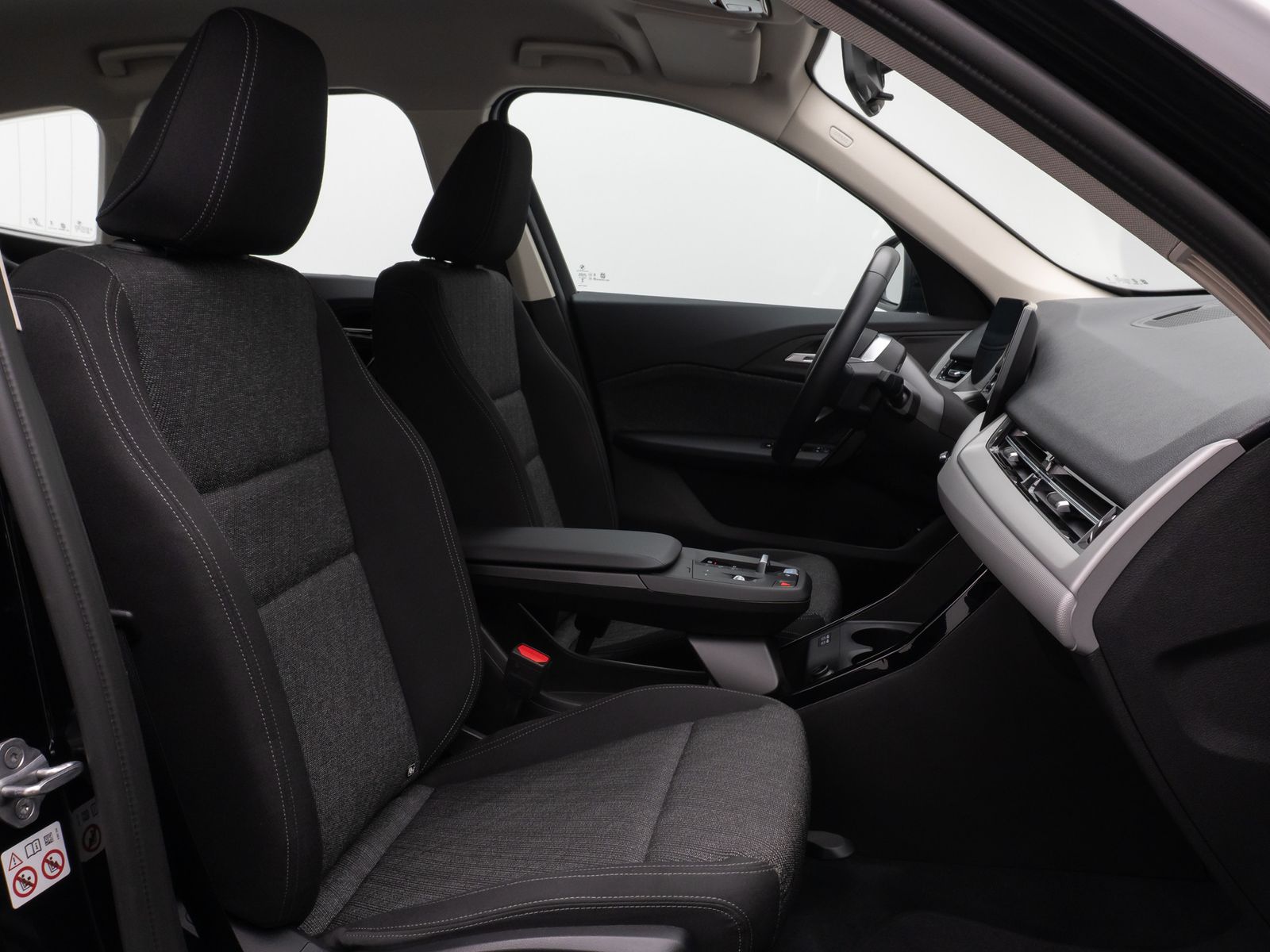 Fahrzeugabbildung BMW iX1 xDrive30 Kamera DAB Sitzhzg LED M Fahrwerk