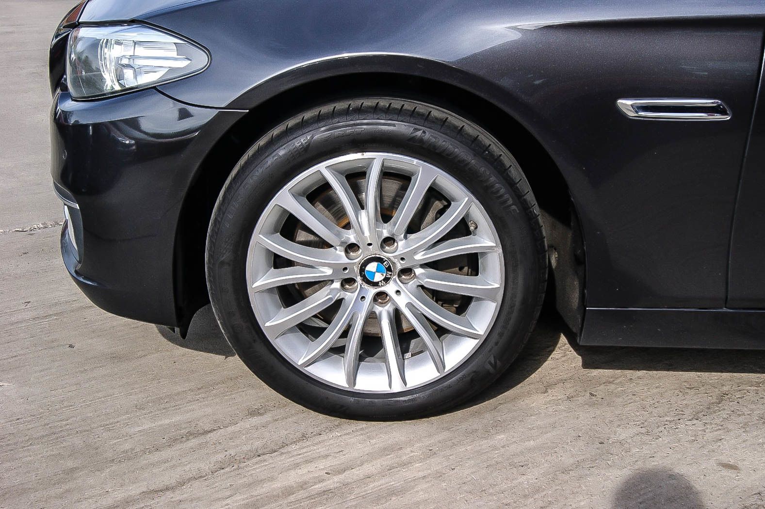 Fahrzeugabbildung BMW 535 d Touring xDrive Sport-Aut ANHZV STANDHEIZG