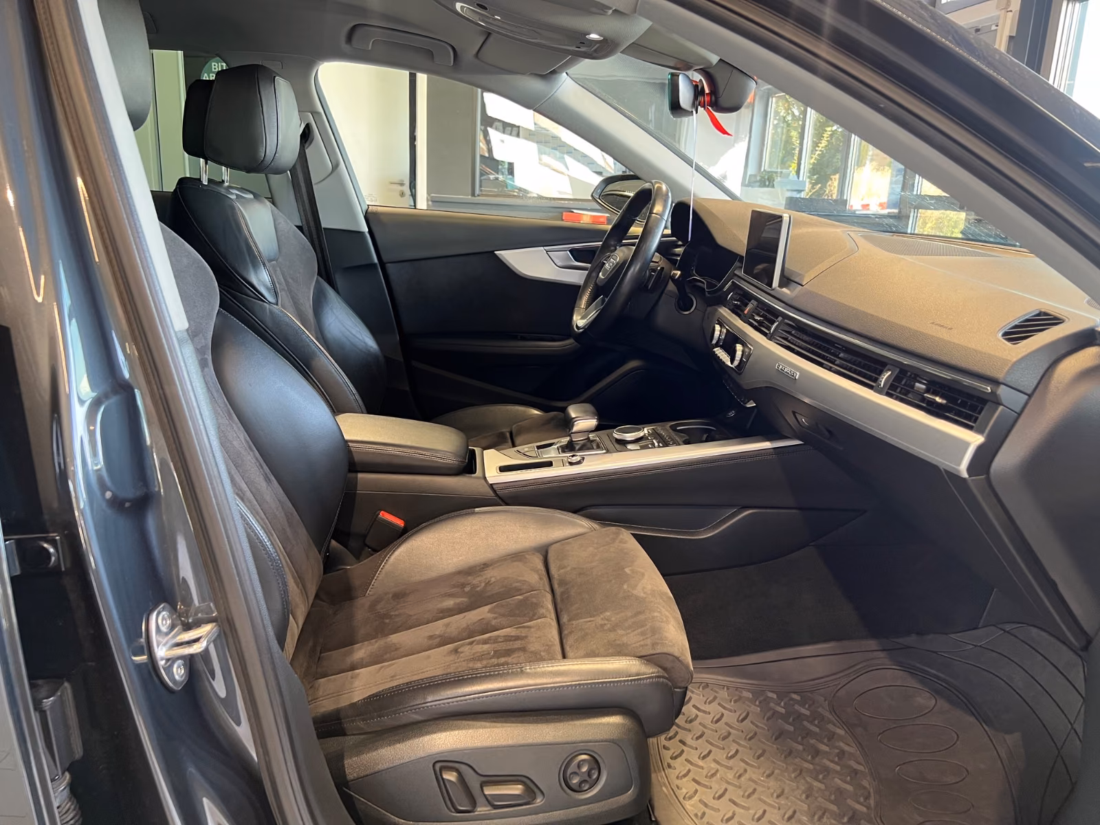 Audi A4 Allroad quattro*ALCANTARA*MEMORY*TOTWINKEL