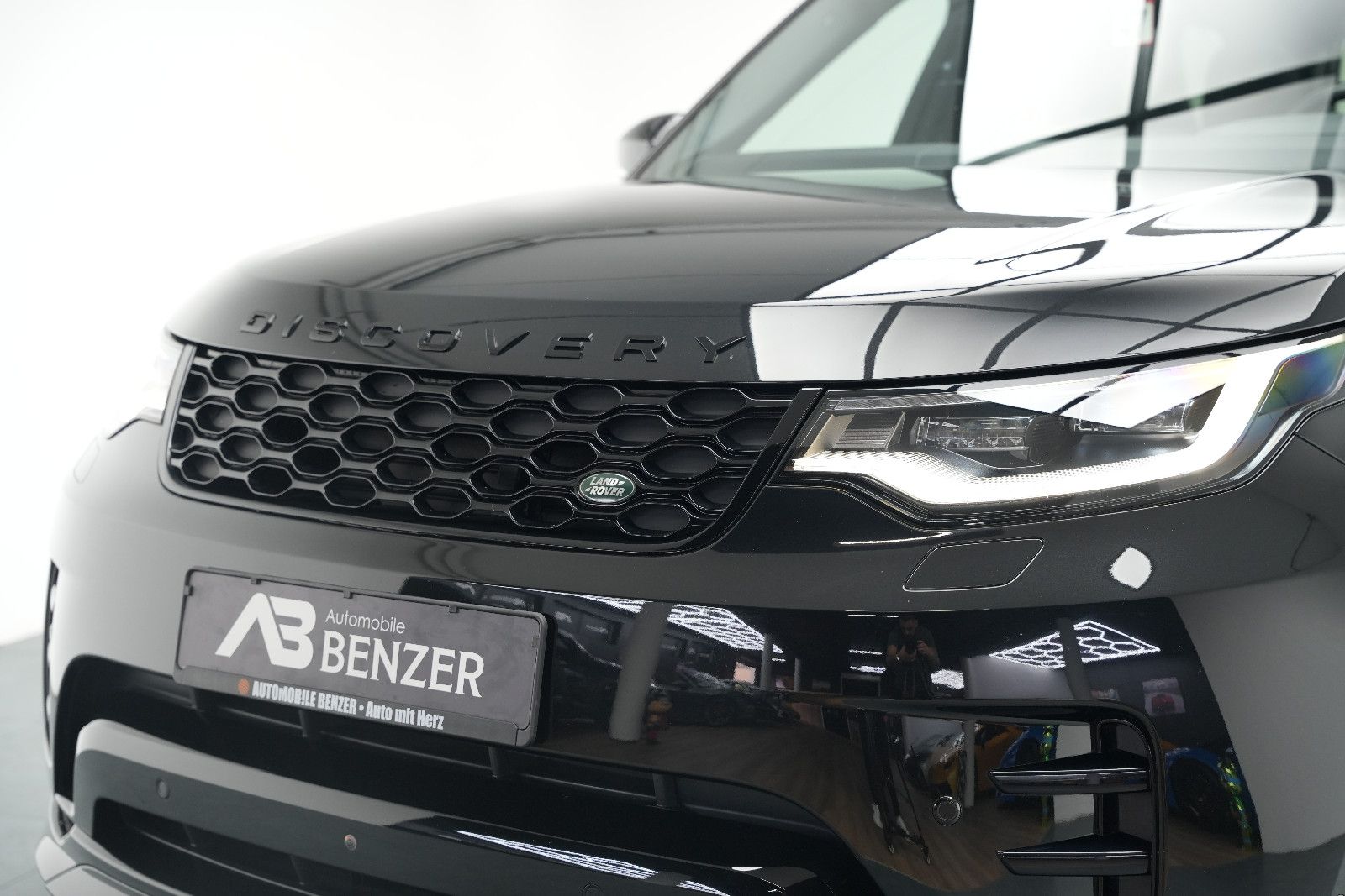 Fahrzeugabbildung Land Rover Discovery R-Dynamic AWD/7-SITZER/360'°Cam/AHK