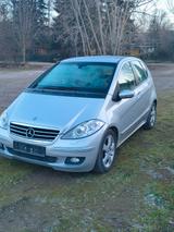 Mercedes-Benz A 200 ELEGANCE Elegance - Mercedes-Benz A 200: Van