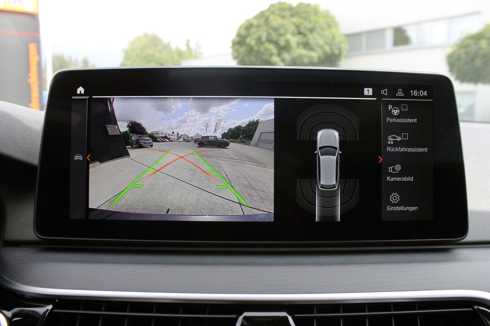 Fahrzeugabbildung BMW 520d Touring Aut. LED ACC KAM PANO HUD AHK StHz