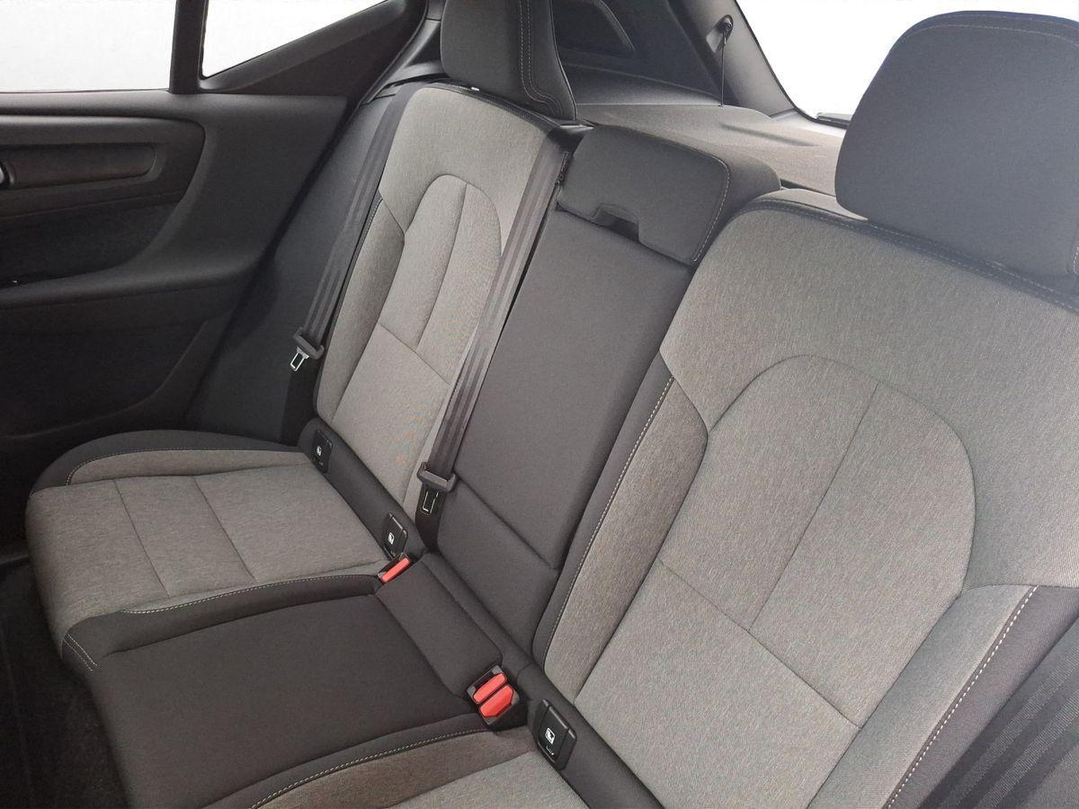 Volvo XC40 B3 Plus Black Edition AHK H/K 360° LED 20"