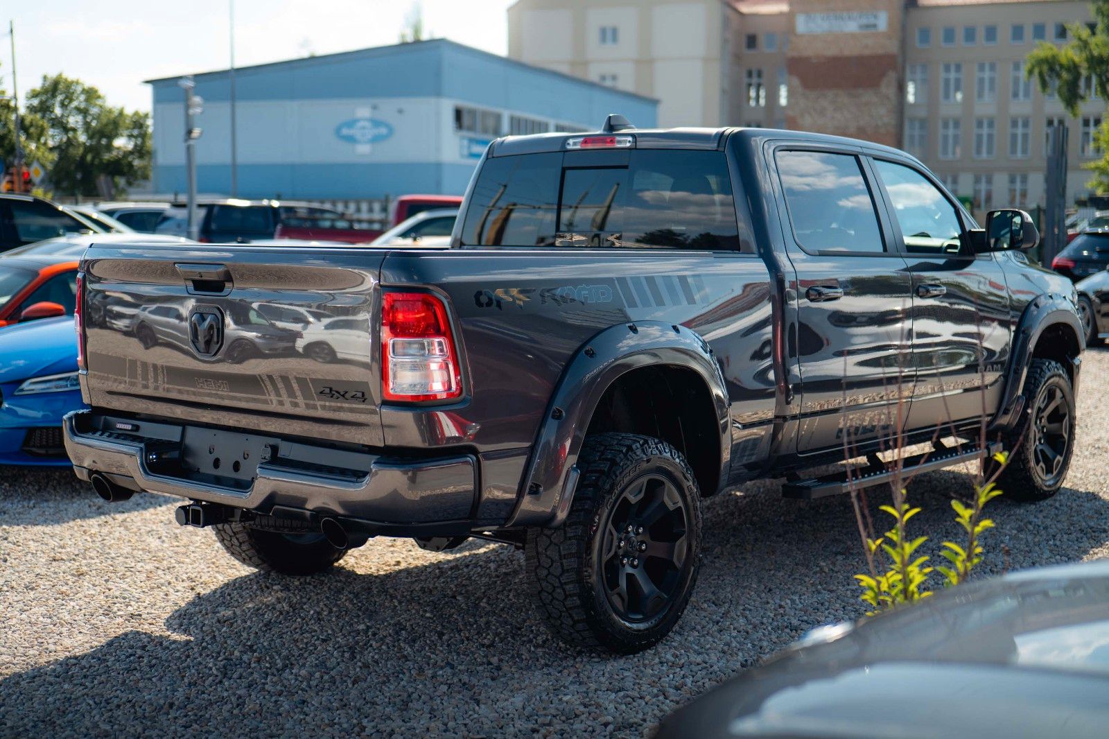 Fahrzeugabbildung Dodge RAM 5.7 V8 HEMI 4x4 OFFROAD LONGBED AXLE LOCK