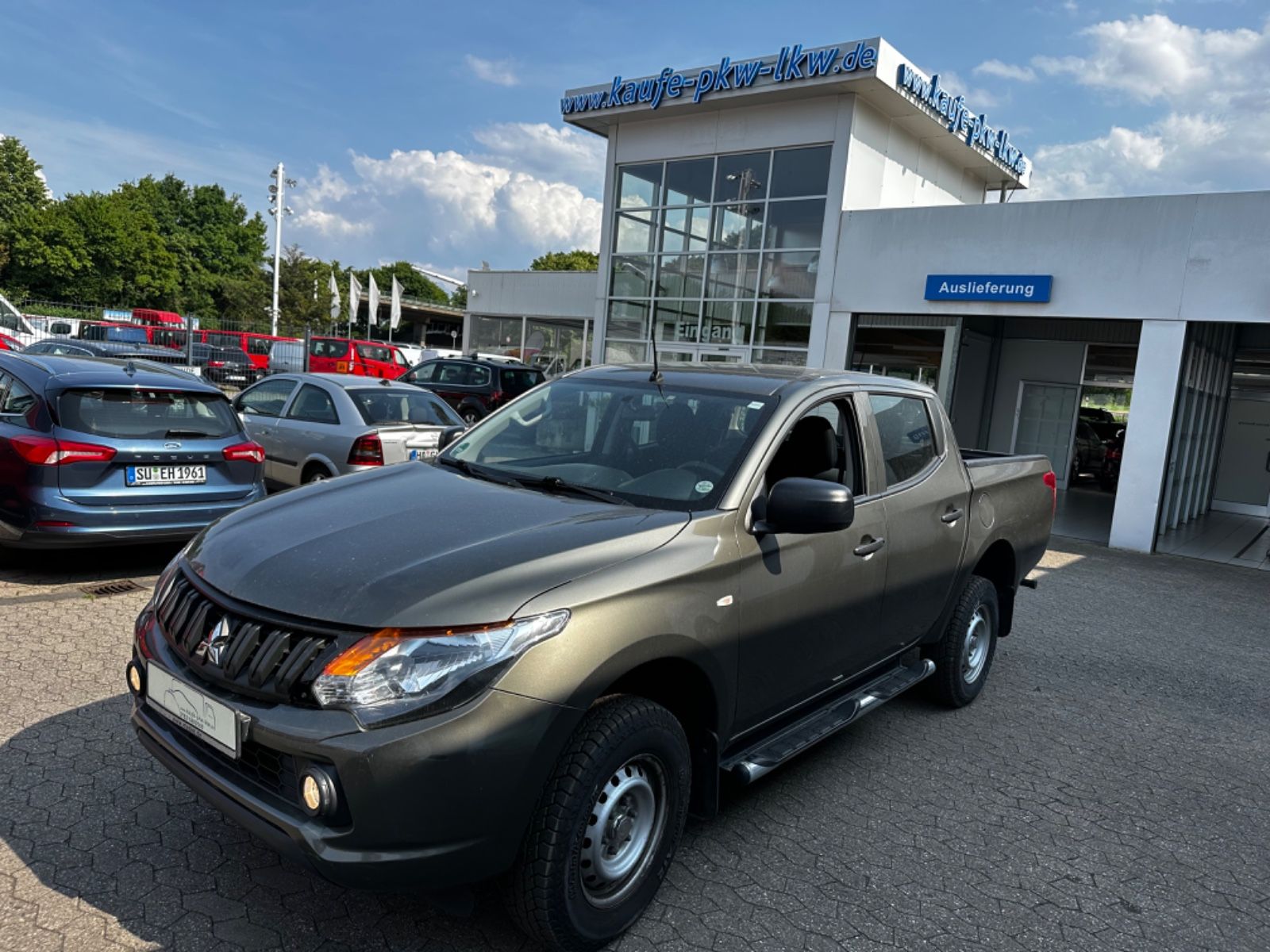 Fahrzeugabbildung Mitsubishi L 200  Doppelkabine 4WD KLIMA