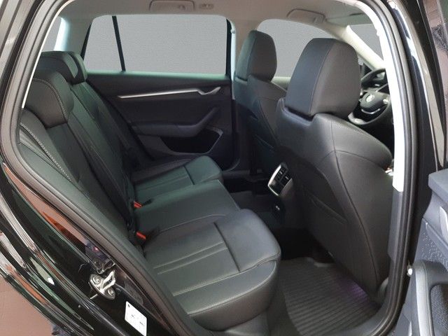 Fahrzeugabbildung Skoda Octavia Combi Selection 2.0TDI AHK HuD Leder Nav