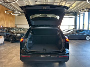 Volkswagen Tiguan *1-HAND*360°*LKHZ*ACC*LED*3-ZONEN*NAVI*
