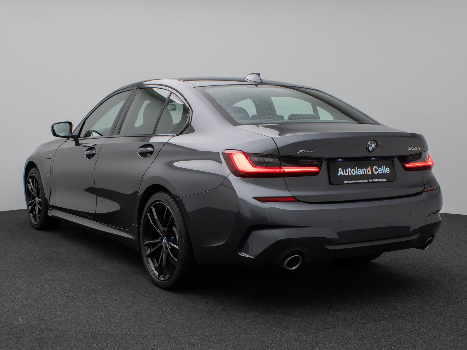 Fahrzeugabbildung BMW 330e xD M Sport Laser Glasdach PDC HUD DAB HiFi