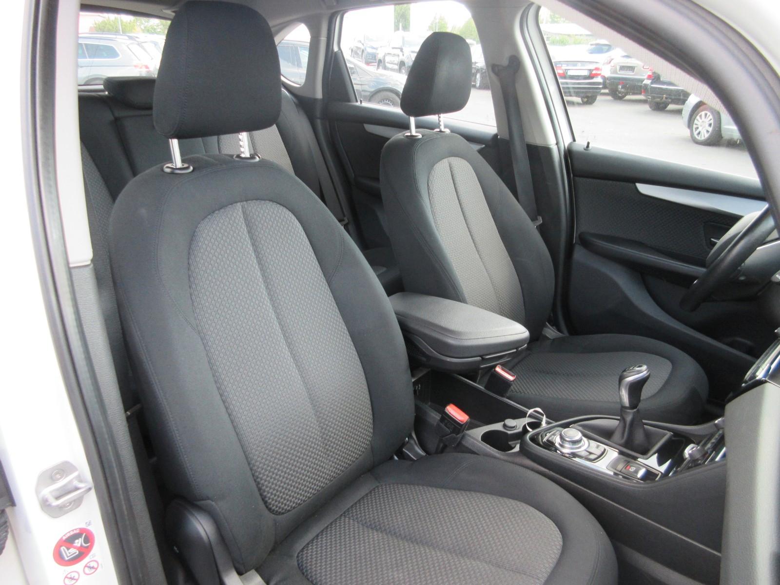 BMW 218i Active Tourer Advantage **2.HAND**