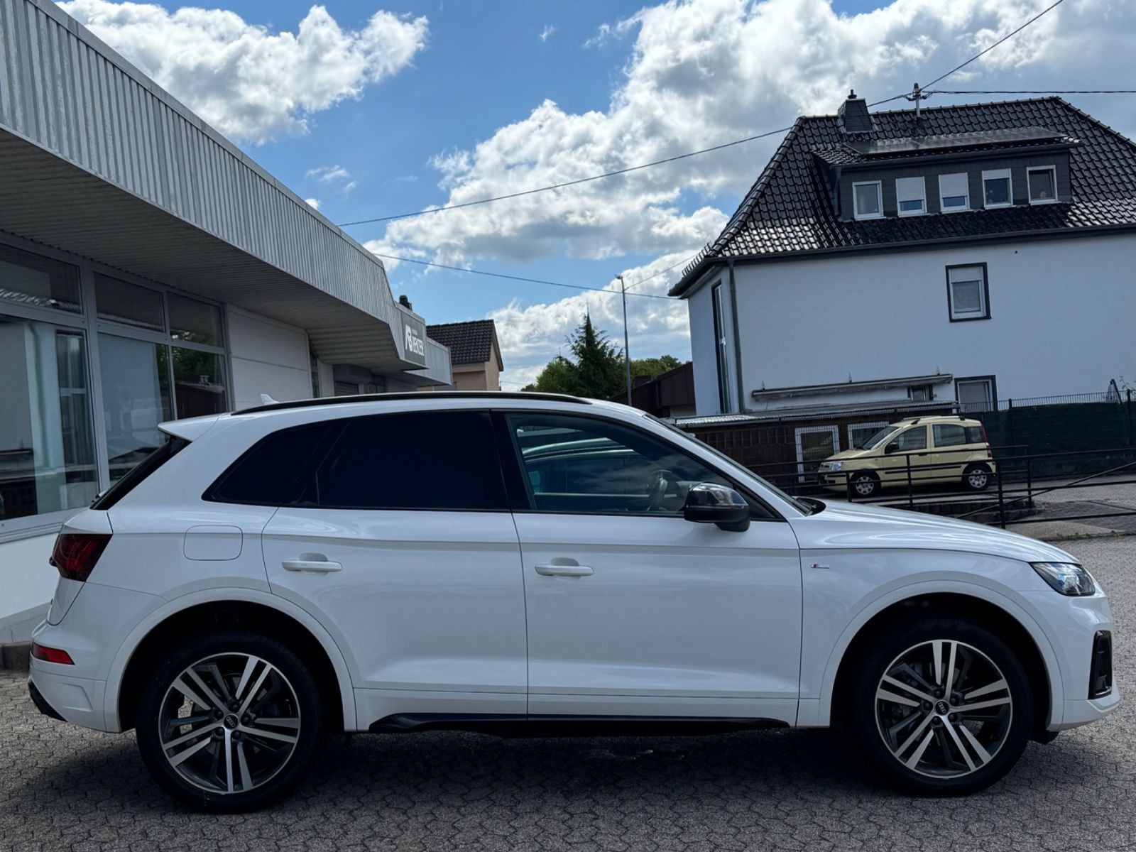 Fahrzeugabbildung Audi Q5 40 TDI quattro S line/LEDER/LED/NAVI/SHZ/ACC/