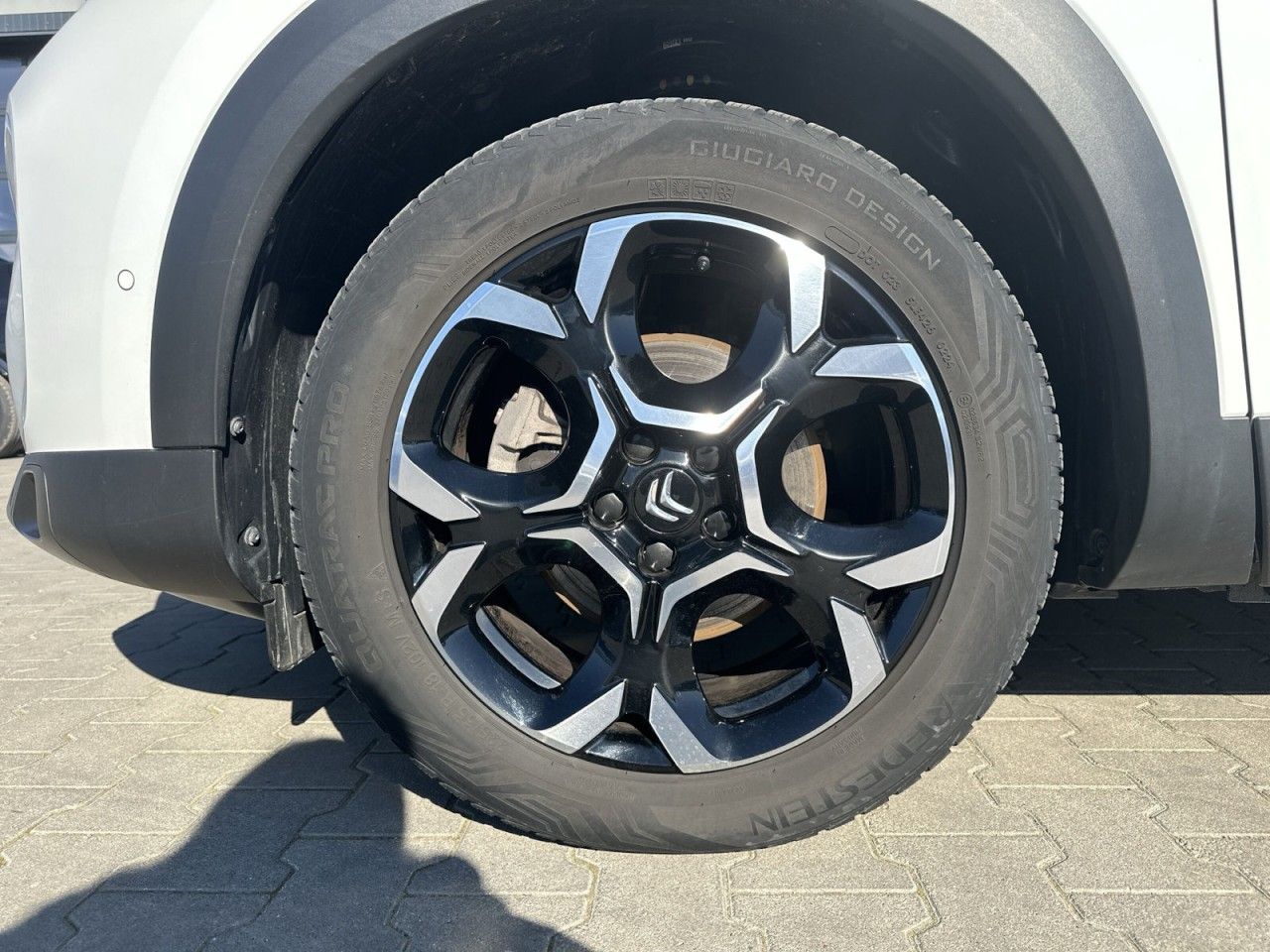 Fahrzeugabbildung Citroën C5 Aircross Hybrid 136 -DSC6 Max - mit KI generiert/bearbeitet