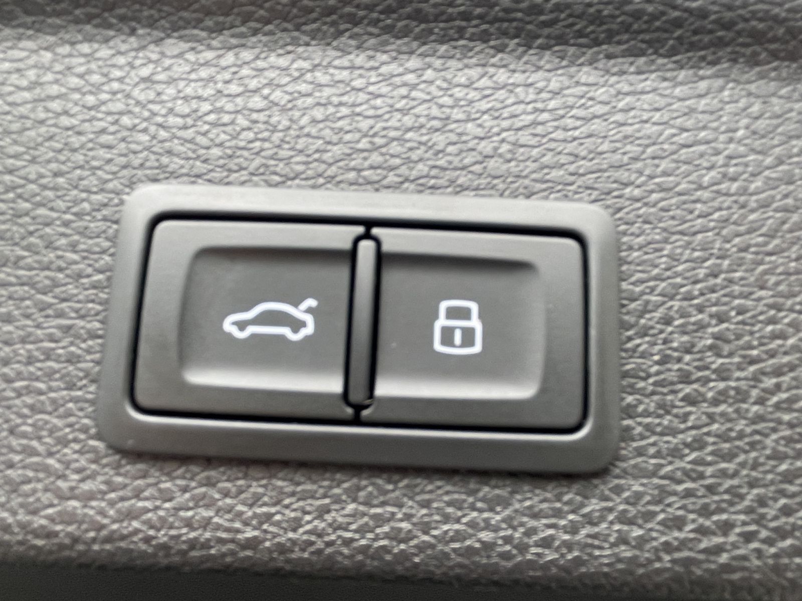 Audi Q3 SB 45 TFSI e S line Matrix AHK Kamera Navi foto 23