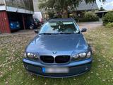 BMW 320 i 6 Zylinder - BMW 320 aus 2001: Kombi, 320i