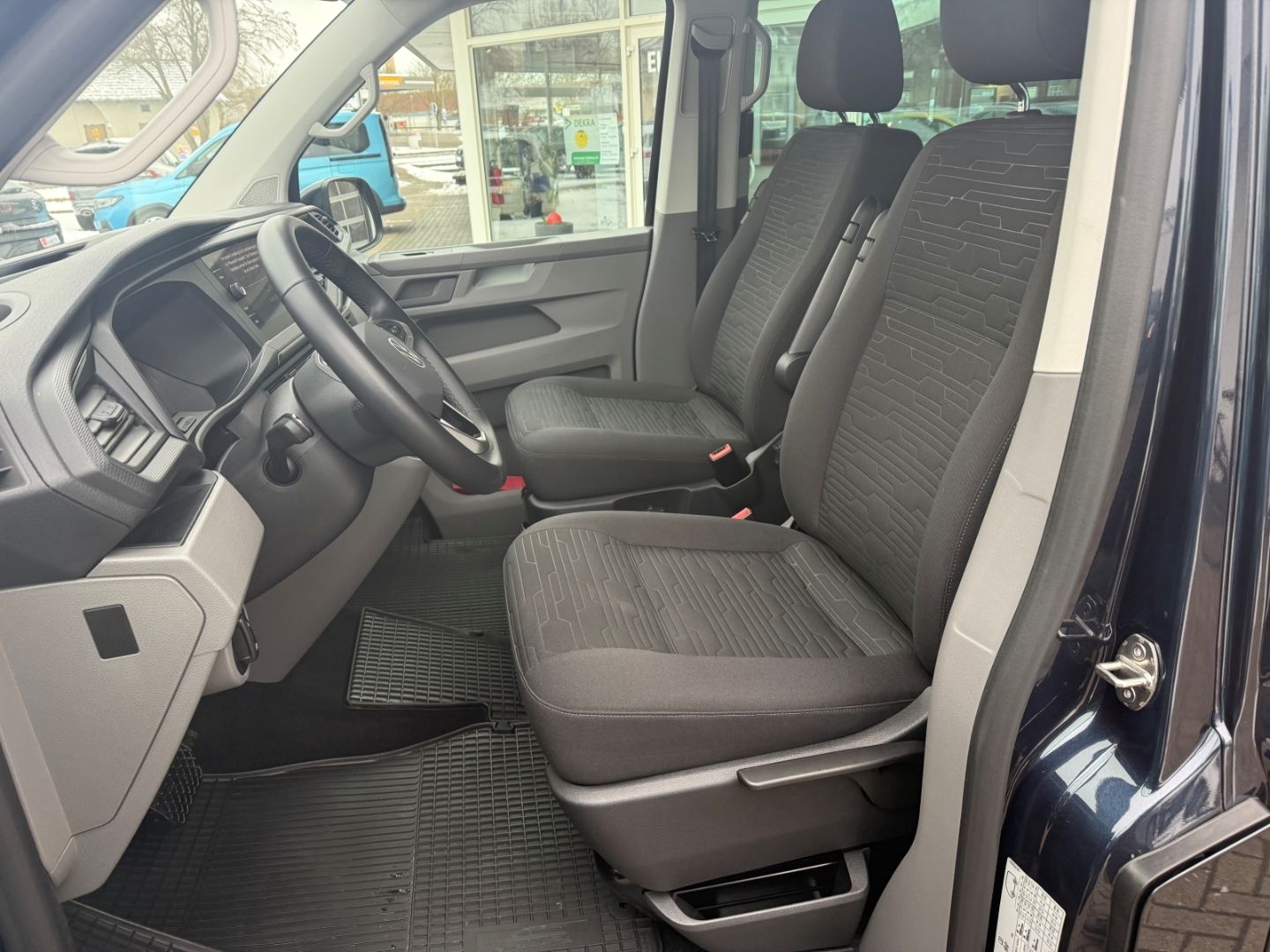 VW T6 Caravelle Comfortline Navi LED Musikstreaming - Image 8