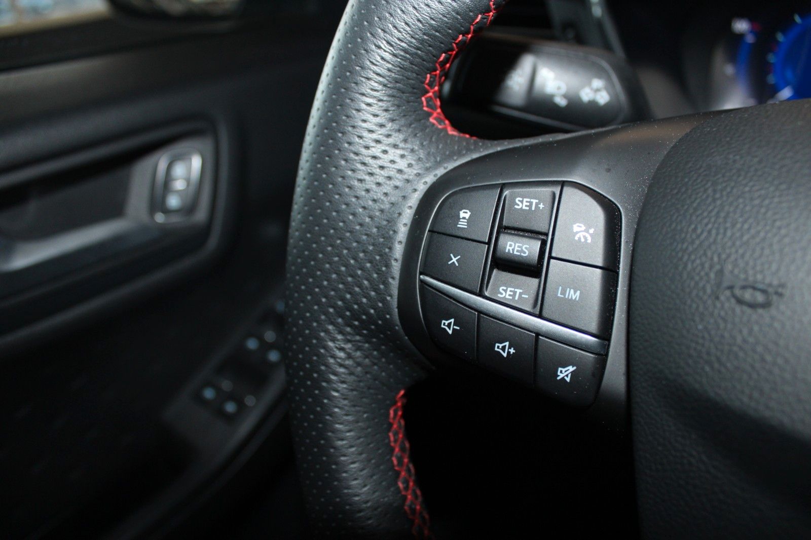 Fahrzeugabbildung Ford Kuga ST-Line X NAVI B&O 2xCAM ACC LED AHK