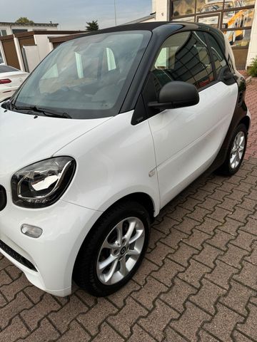 Smart ForTwo mit wenigen Kilometern, von p...