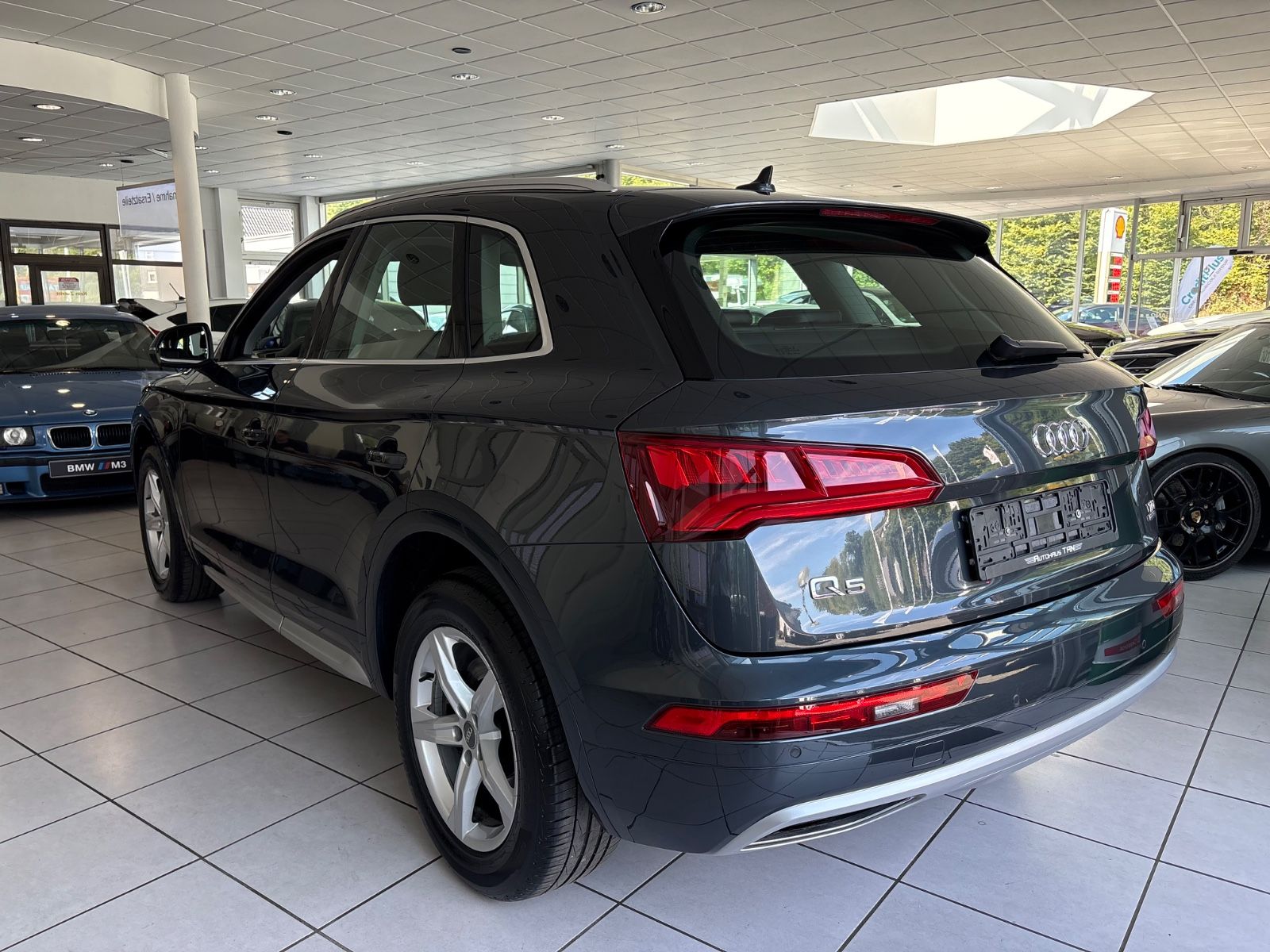 Fahrzeugabbildung Audi Q5 quattro sport