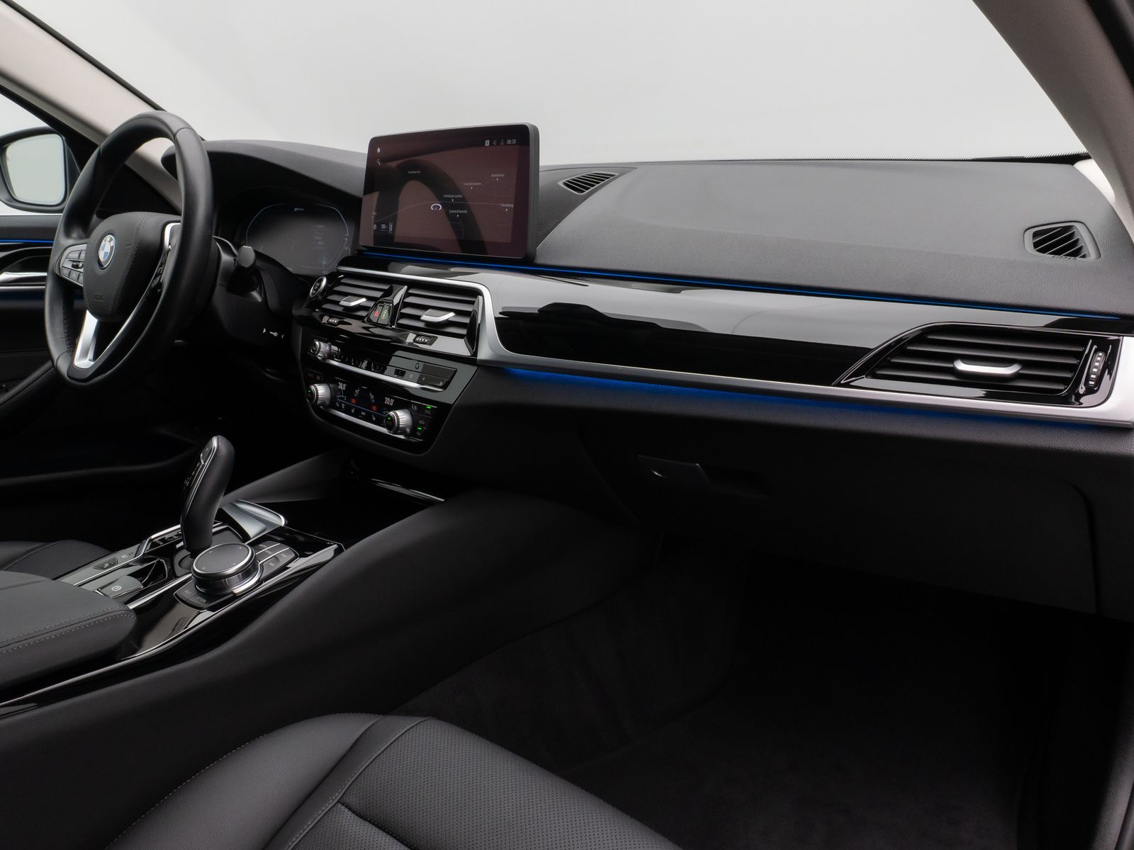 Fahrzeugabbildung BMW 530e Kamera Laser HUD DAB AHK Komfort AlarmLeder