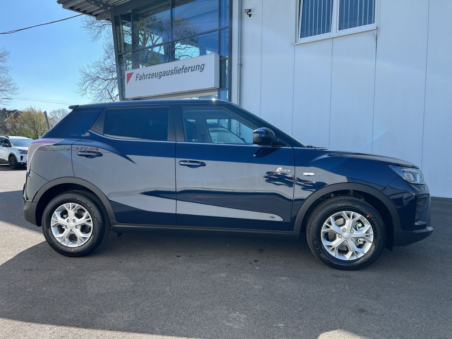 Fahrzeugabbildung Ssangyong Tivoli Nomad 2WD Automatik Navi LED CarPlay DAB
