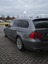 BMW E91 330i Touring LCI - BMW 330 mit Benzin-Antrieb: Kombi, E91 330i
