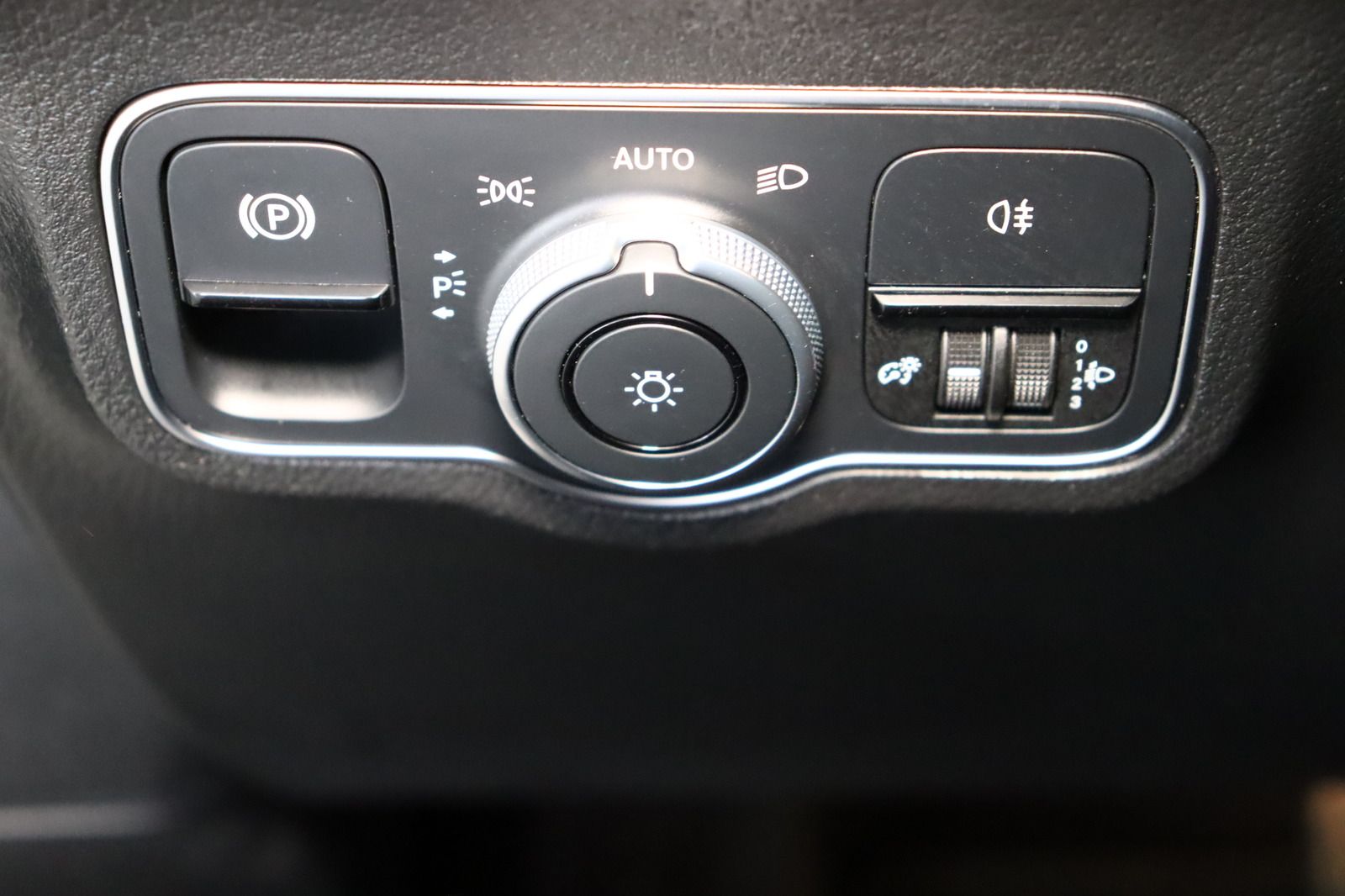 Fahrzeugabbildung Mercedes-Benz GLA 200 d * Leder * SHZ * AHK