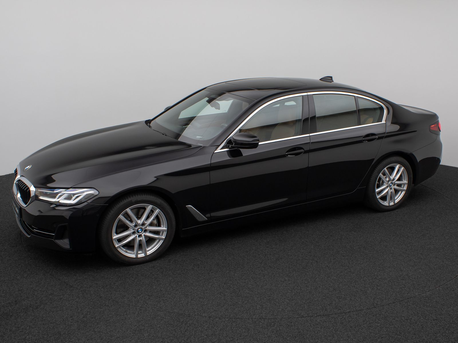 Fahrzeugabbildung BMW 540d xD Kamera Glasdach Laser HUD DAB H/K AHK