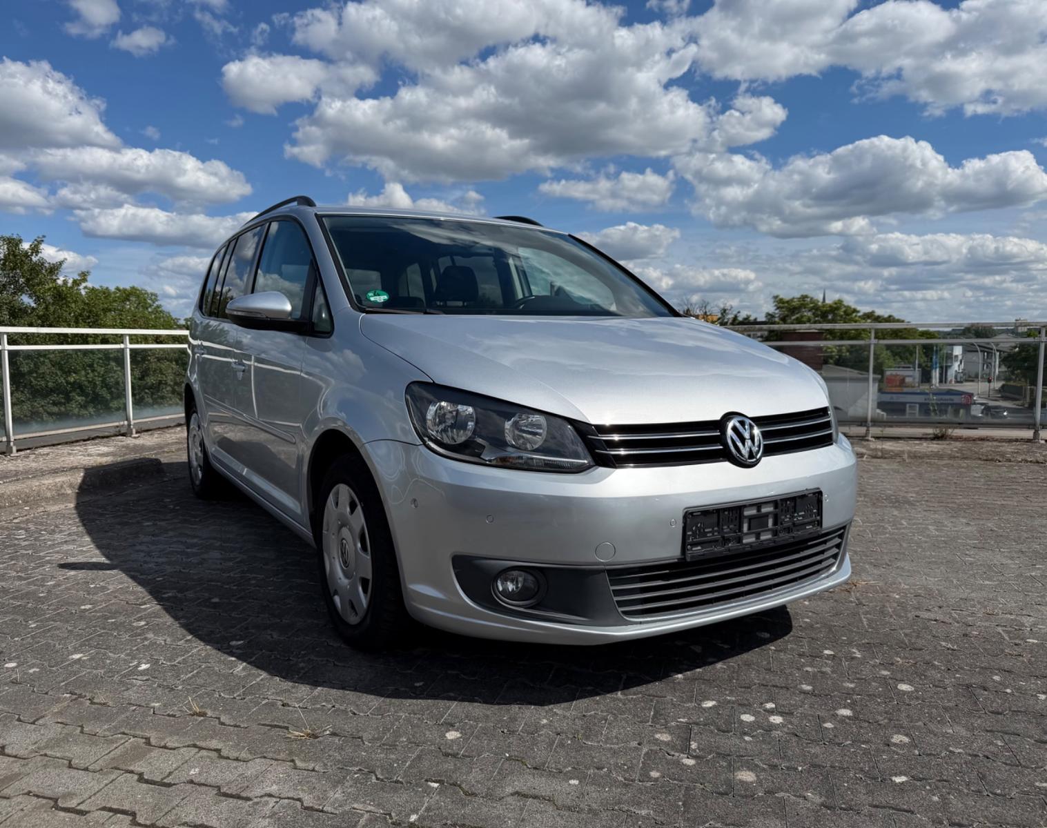 Volkswagen Touran Bluemotion*TÜV*Neu*Navi*Scheckheftg.*