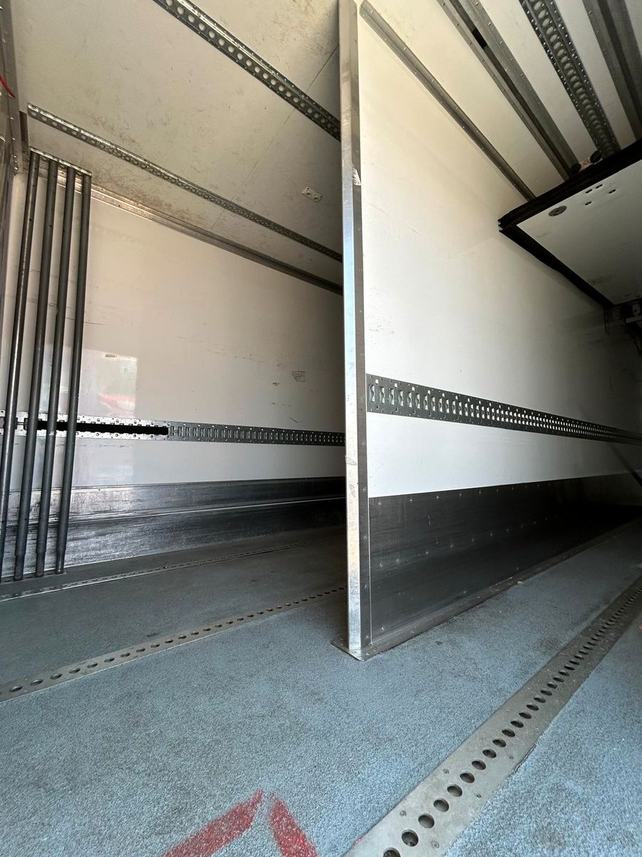 Fahrzeugabbildung Iveco EuroCargo 120 El 210L Carrier Supra