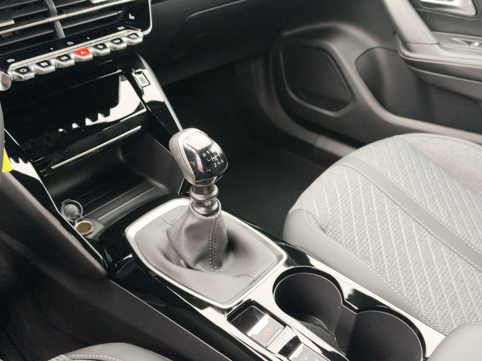 Peugeot 2008 Allure 100 Deutsches Fahrzeug Fast Vollauss