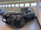 BMW X5 M60 XDRIVE*PANO*STHZ*SITZBE*LED*CAM*LUFT*AHK* - schwarze BMW X5 M60