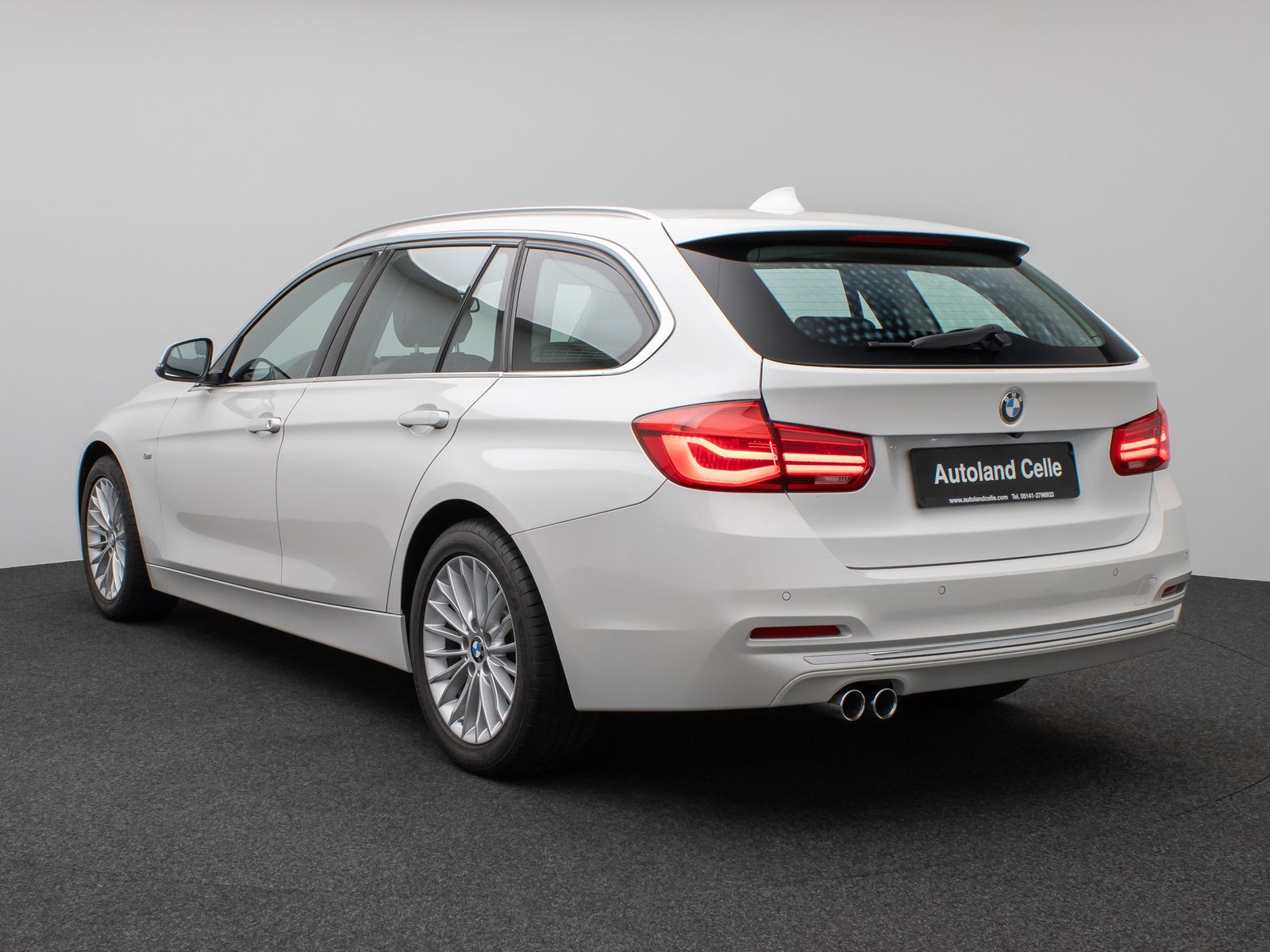 Fahrzeugabbildung BMW 320d Luxury Line Kamera HUD HiFi Stop&Go Komfort