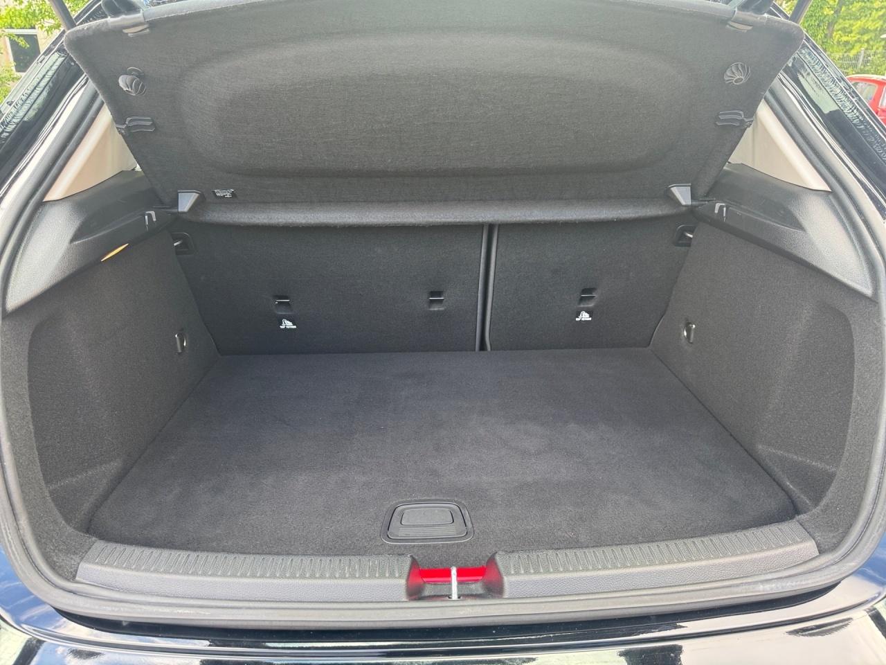 Mercedes-Benz A 250 e STNDHZ+CARPL+KAMERA+SHZ+NAVI+PARKASSIS+