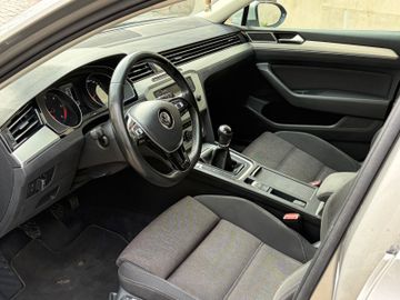 Volkswagen Passat Variant - 12