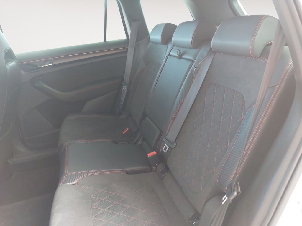 Fahrzeugabbildung SKODA Kodiaq 2.0 TSI 4x4 DSG RS AHZV Standheizung 5 Ja