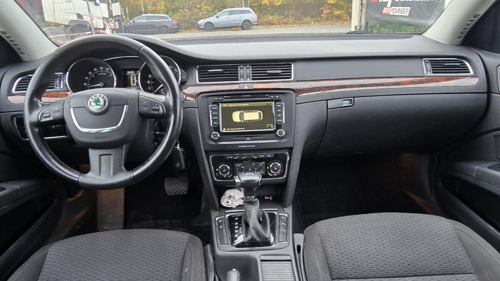 Skoda Superb 2011 — photo 7