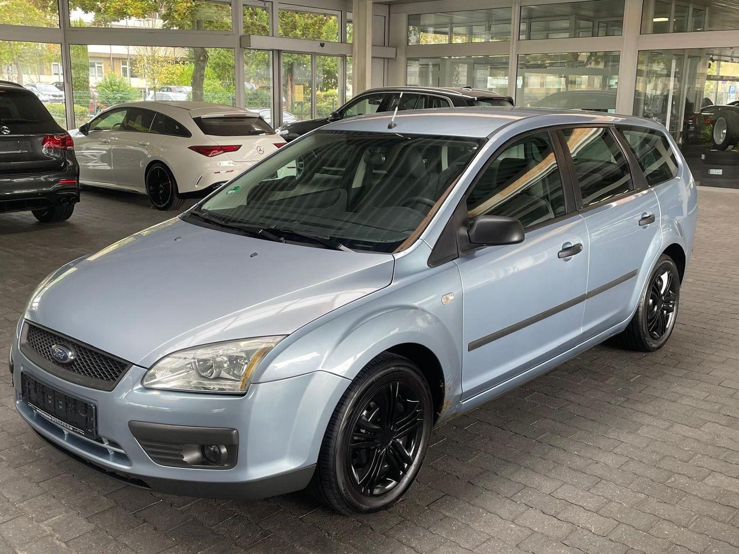 Ford Focus 2006 — салон