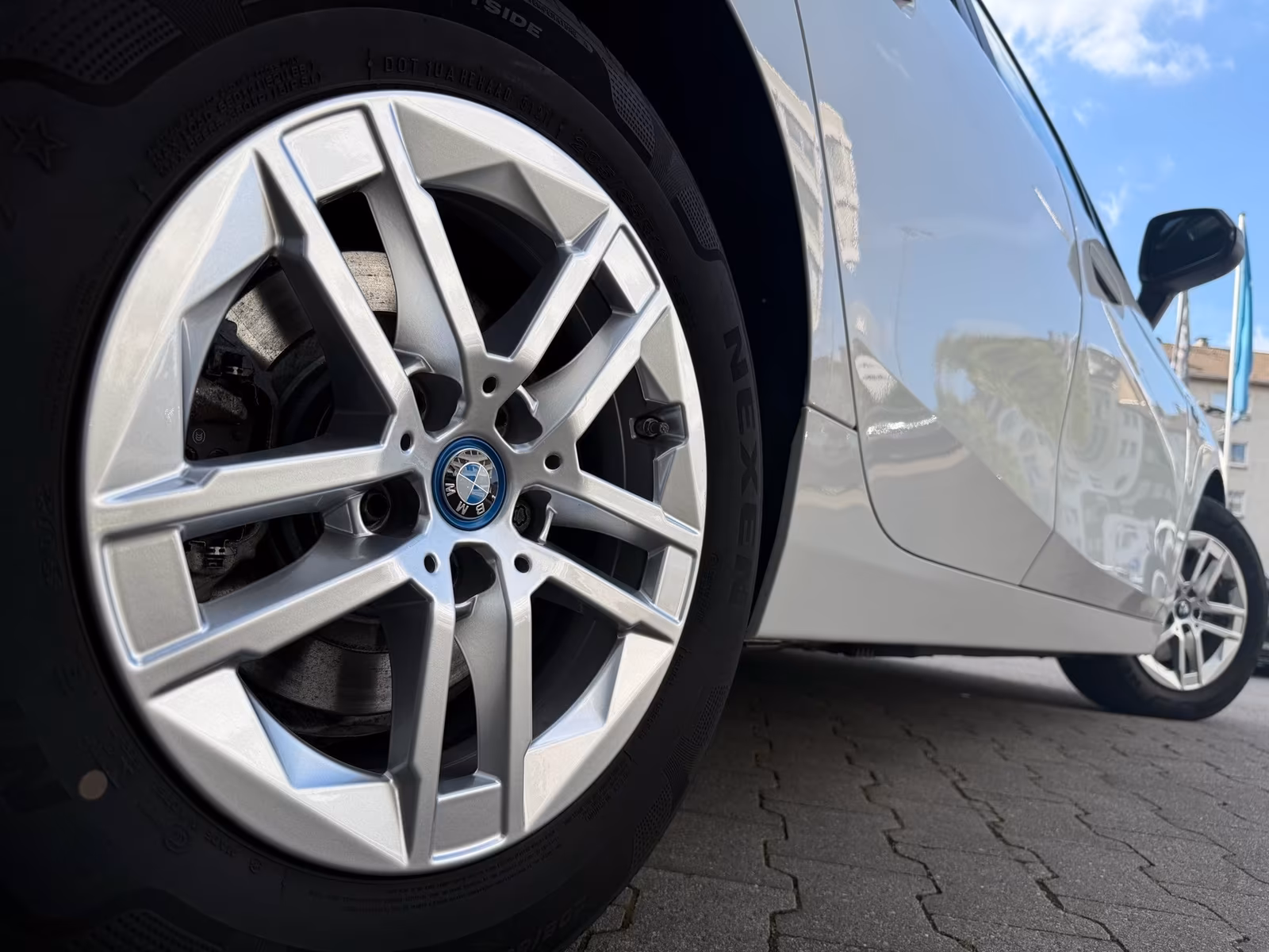 BMW 225e xDrive AdapLED Navi PA RFK DAB Shz