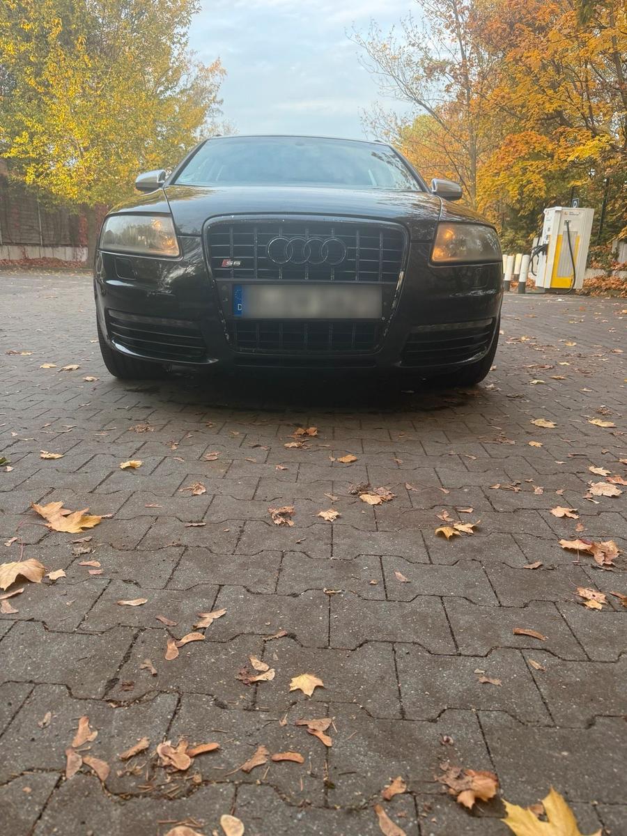 Audi A6 2005 — interior